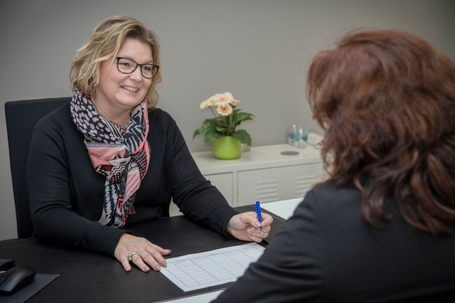 Jolijn in gesprek met patiënt